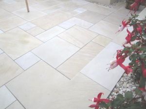 Vintage White 1" Ashlar Pattern Sandstone Paver